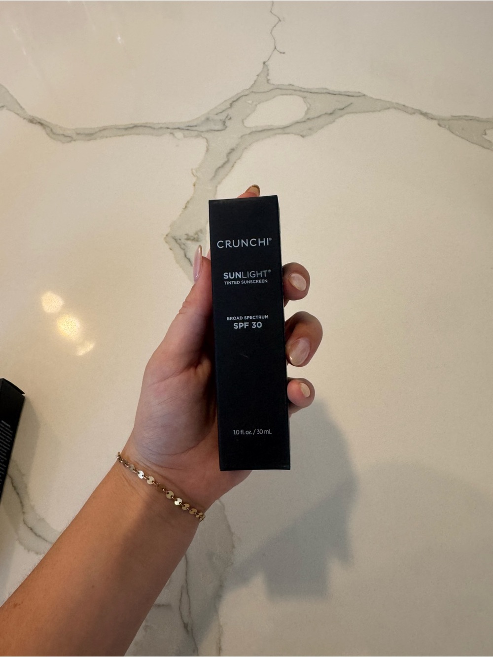 CRUNCHI SUNLIGHT Tinted Sunscreen SPF 30 - light medium